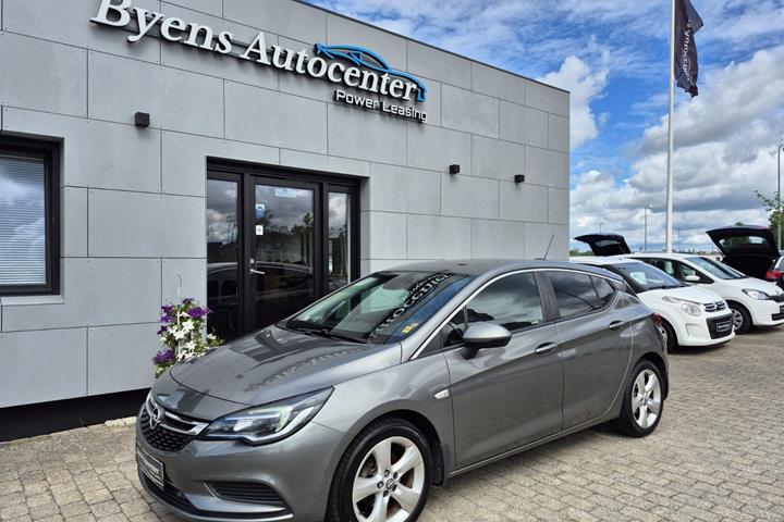 Grå Opel Astra fra 2017