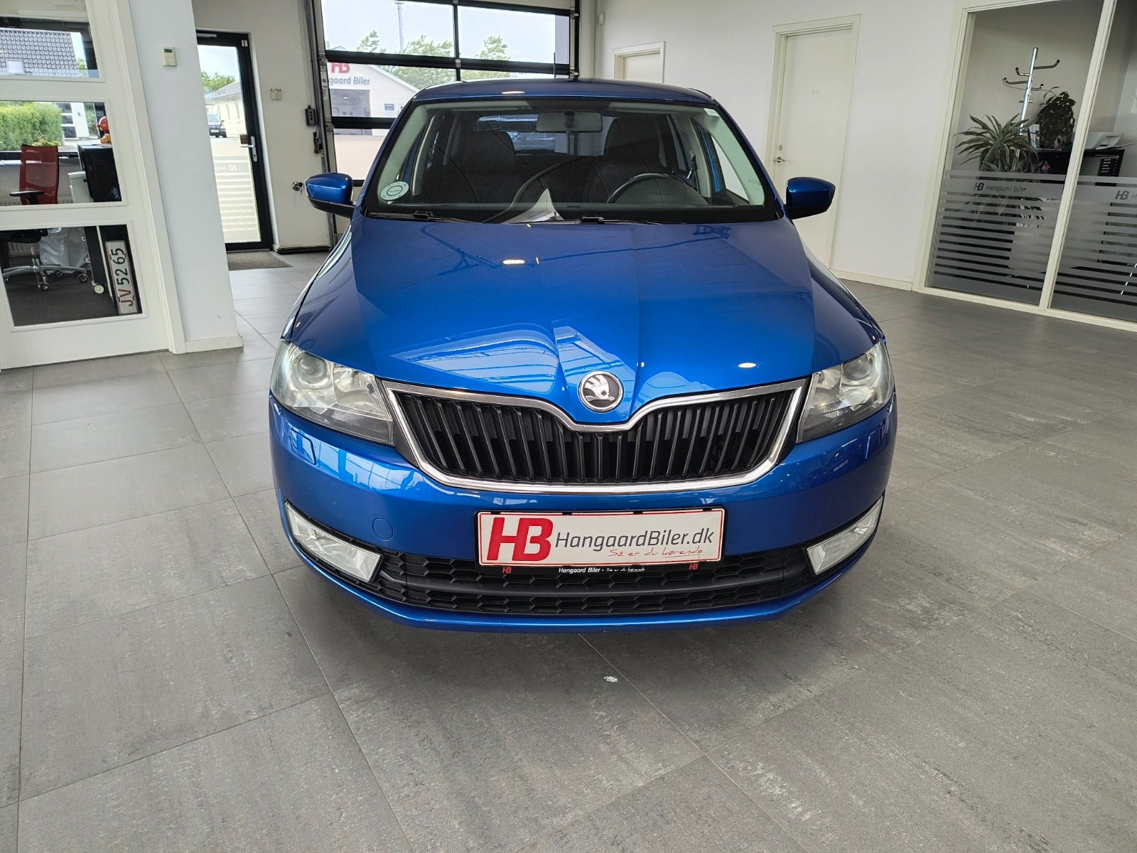 Blå Skoda Rapid fra 2014