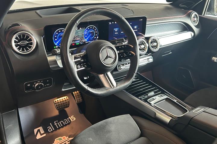 Sort Mercedes EQB250+ fra 2025