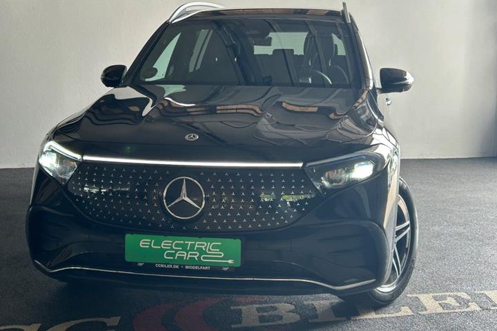 Sort Mercedes EQB250+ fra 2025
