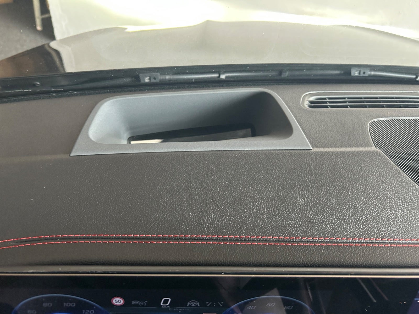 Sort Mercedes EQB250+ fra 2025