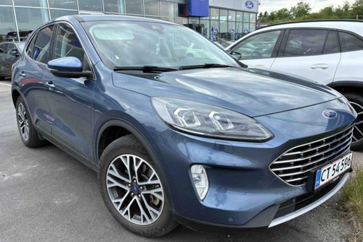 Blå Ford Kuga fra 2021