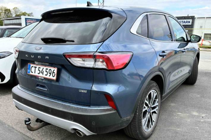 Blå Ford Kuga fra 2021