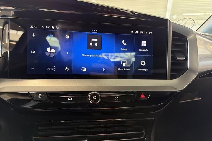 Blå Opel Mokka-e fra 2025