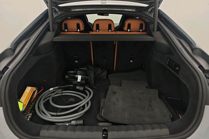 Grå BMW i4 fra 2023