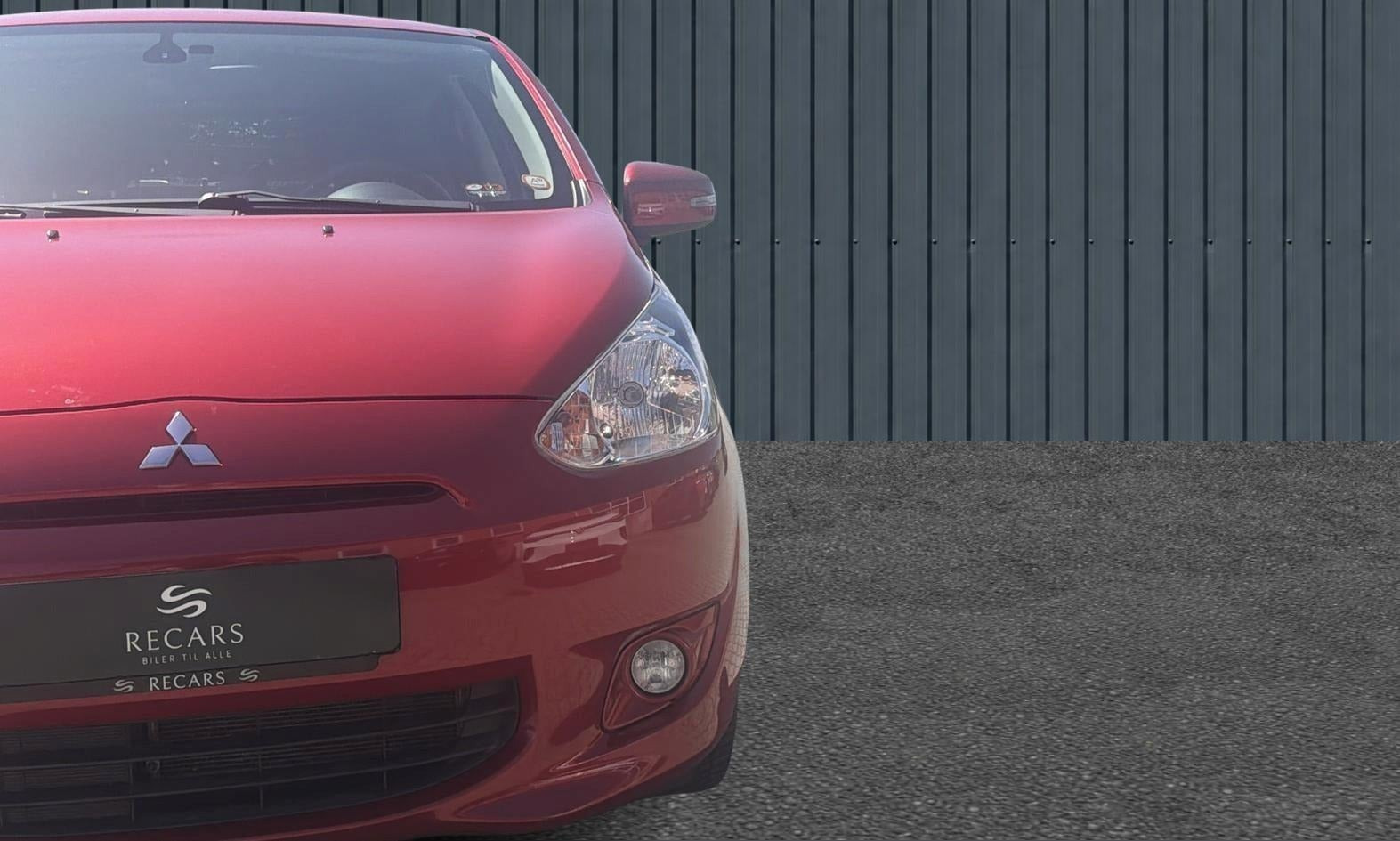 Rød Mitsubishi Space Star fra 2015