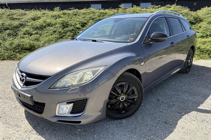 Grå Mazda 6 fra 2008