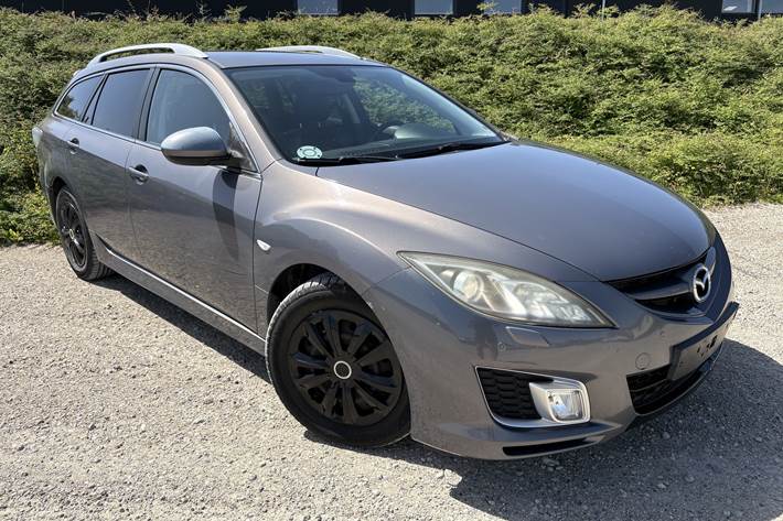 Grå Mazda 6 fra 2008