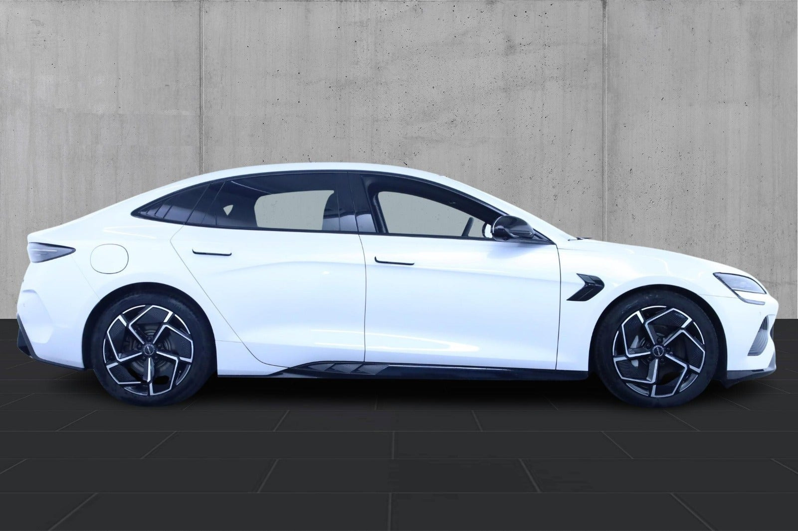 Hvid BYD Seal fra 2024