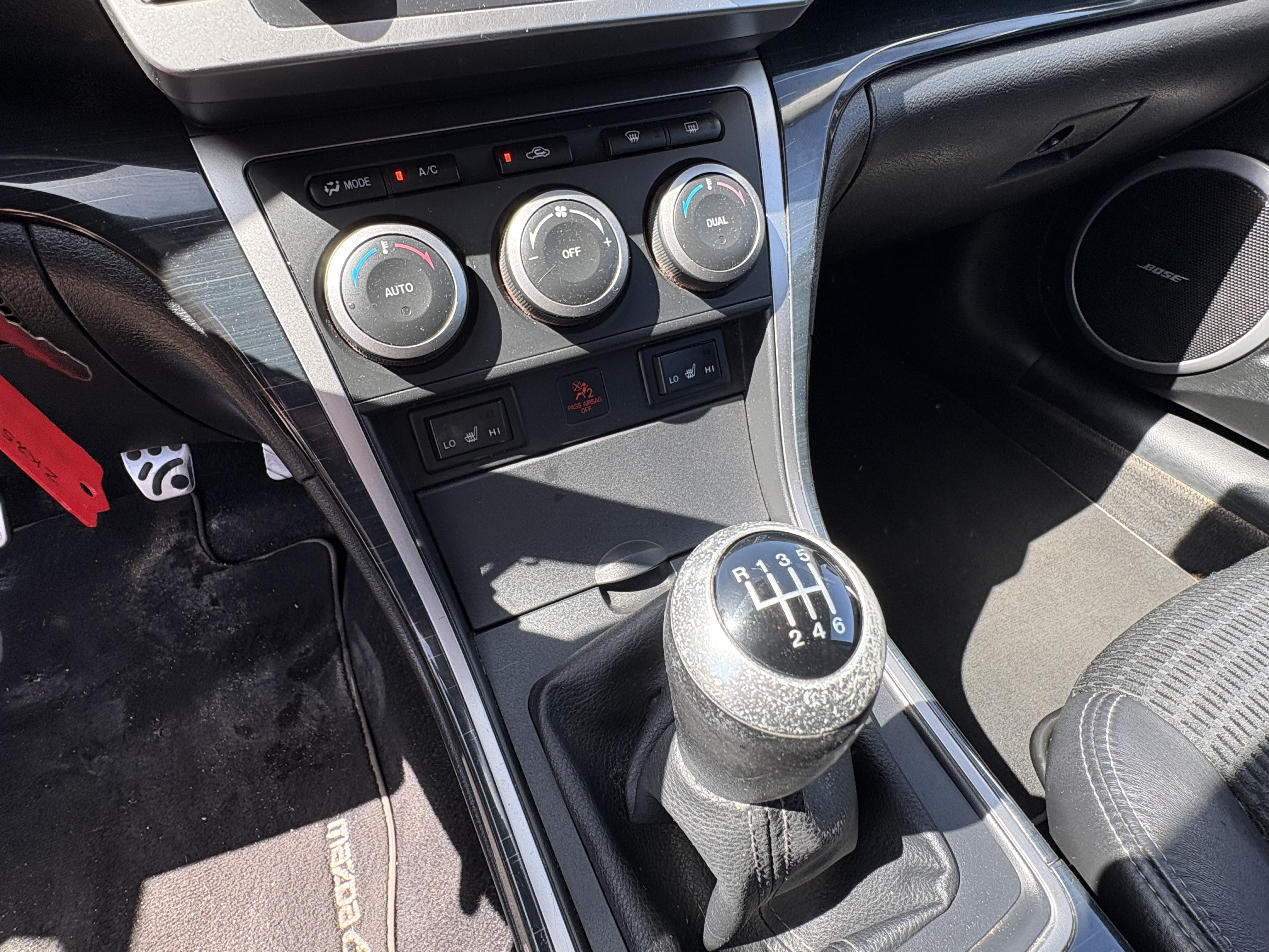 Grå Mazda 6 fra 2008