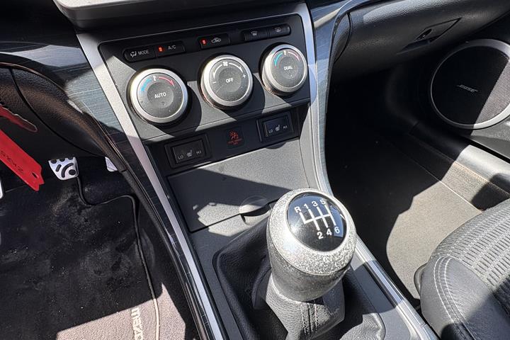 Grå Mazda 6 fra 2008