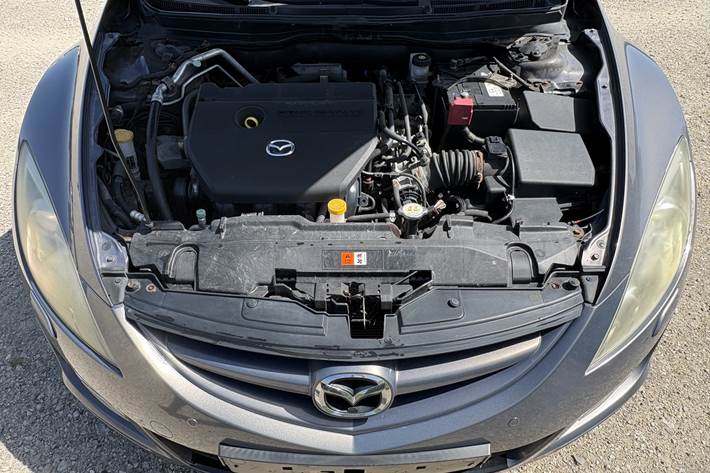 Grå Mazda 6 fra 2008