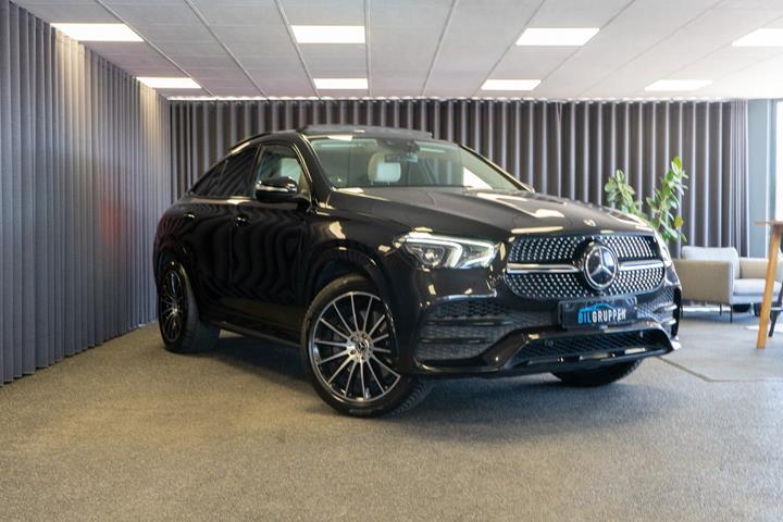 Gul Mercedes GLE400 d fra 2021