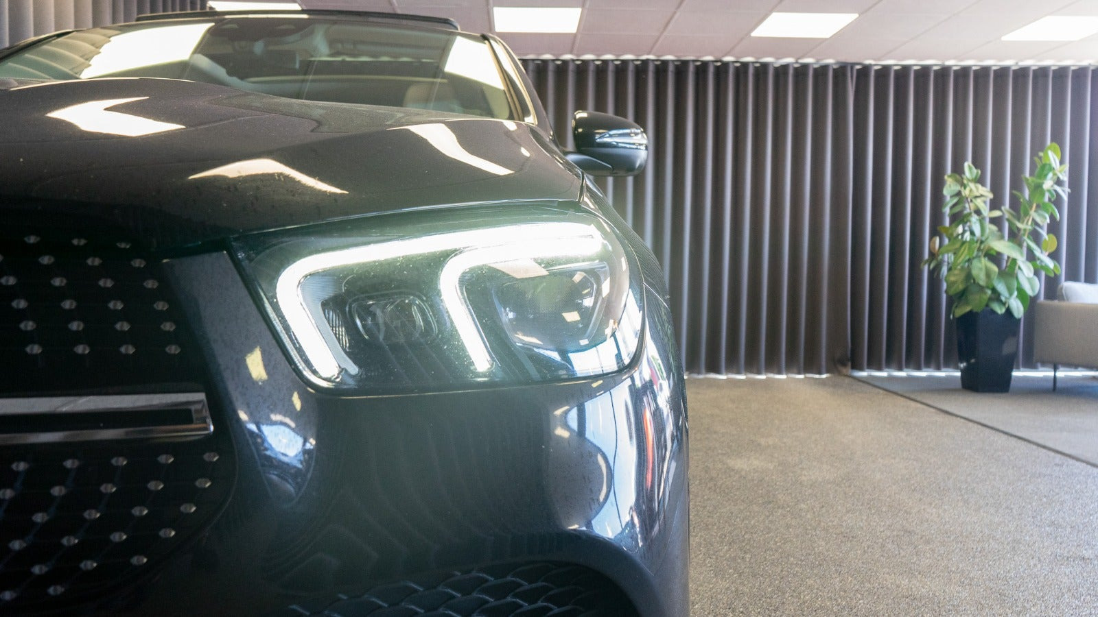 Gul Mercedes GLE400 d fra 2021