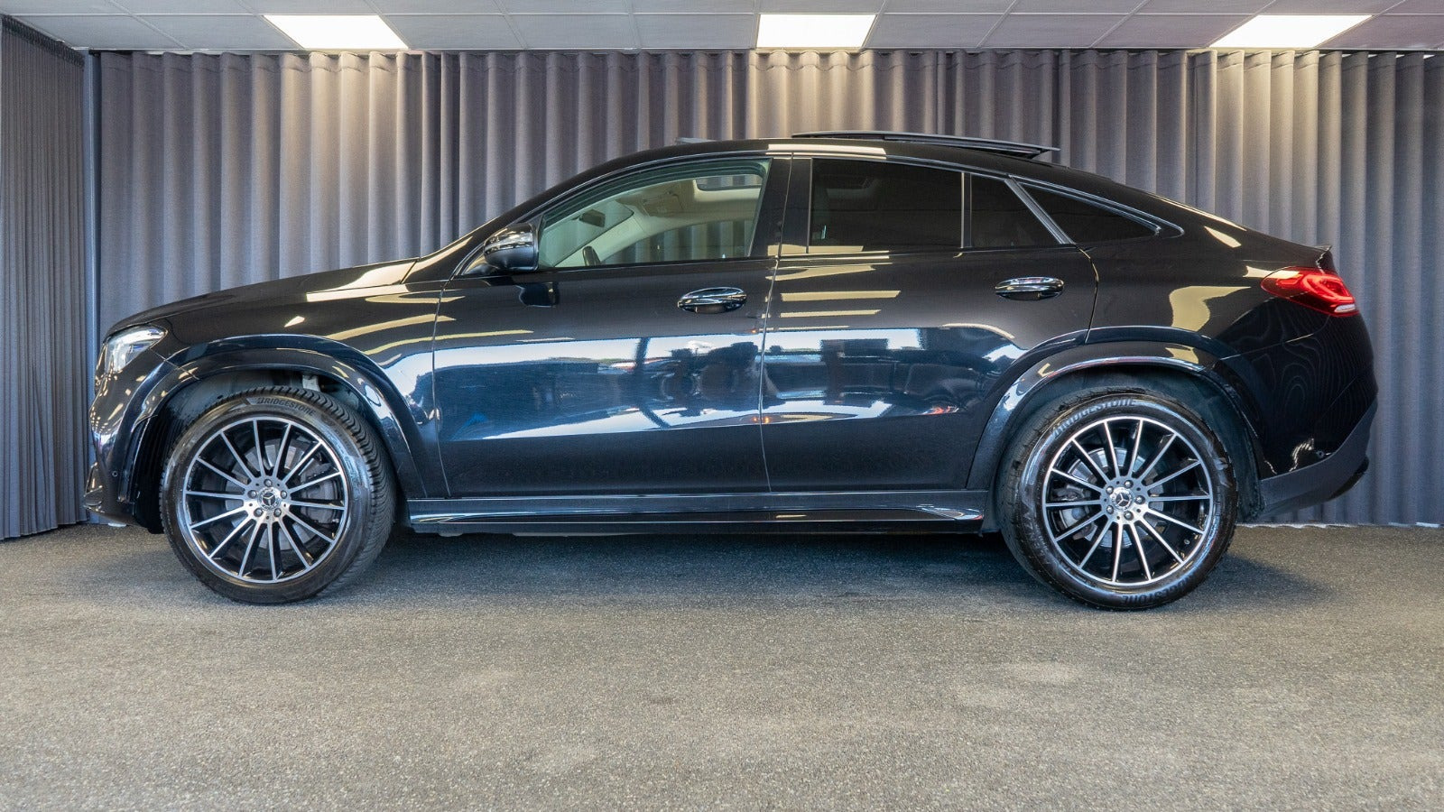 Gul Mercedes GLE400 d fra 2021
