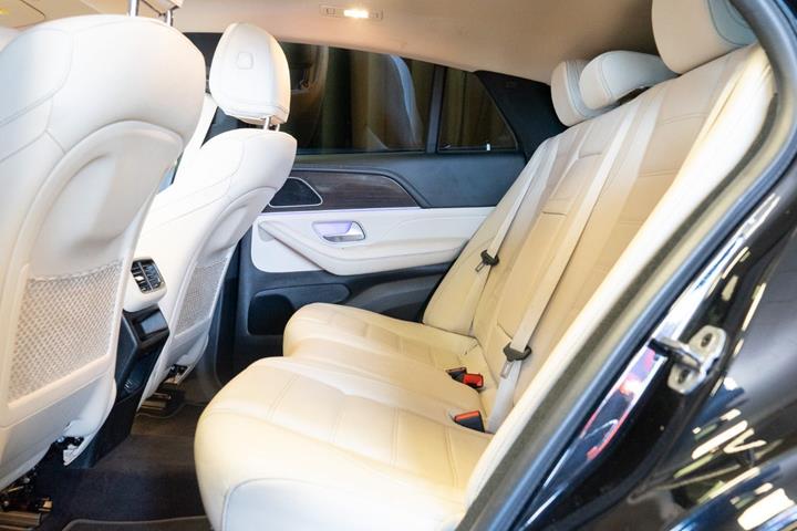 Gul Mercedes GLE400 d fra 2021