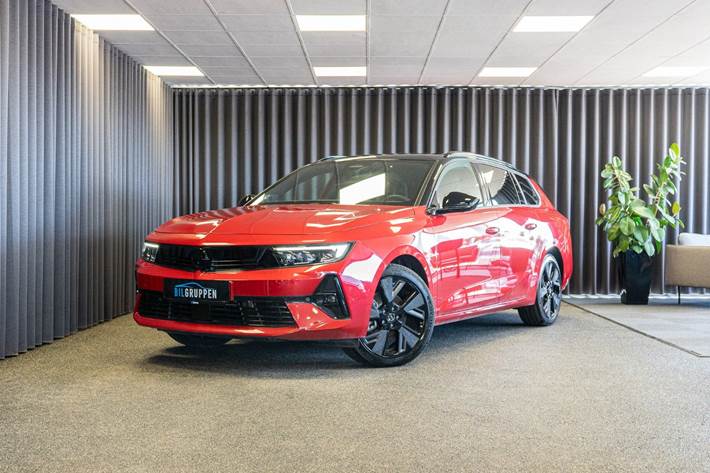 Rød Opel Astra-e fra 2024