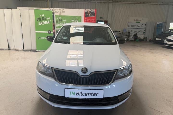 Hvid Skoda Rapid fra 2017