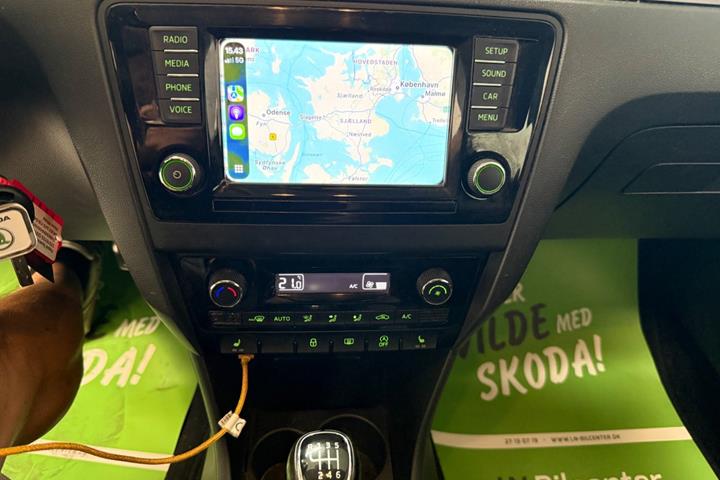 Hvid Skoda Rapid fra 2017