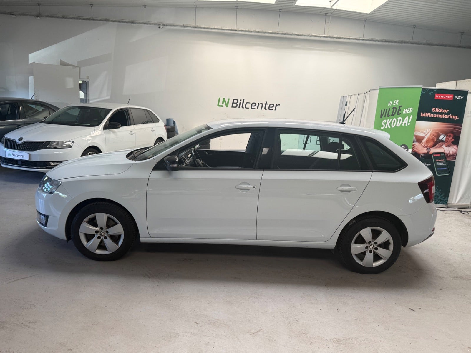 Hvid Skoda Rapid fra 2017