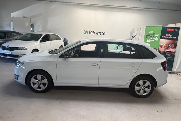 Hvid Skoda Rapid fra 2017
