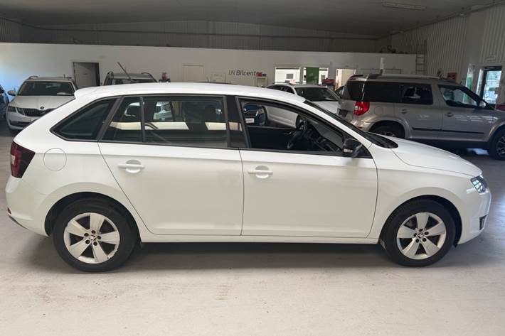 Hvid Skoda Rapid fra 2017