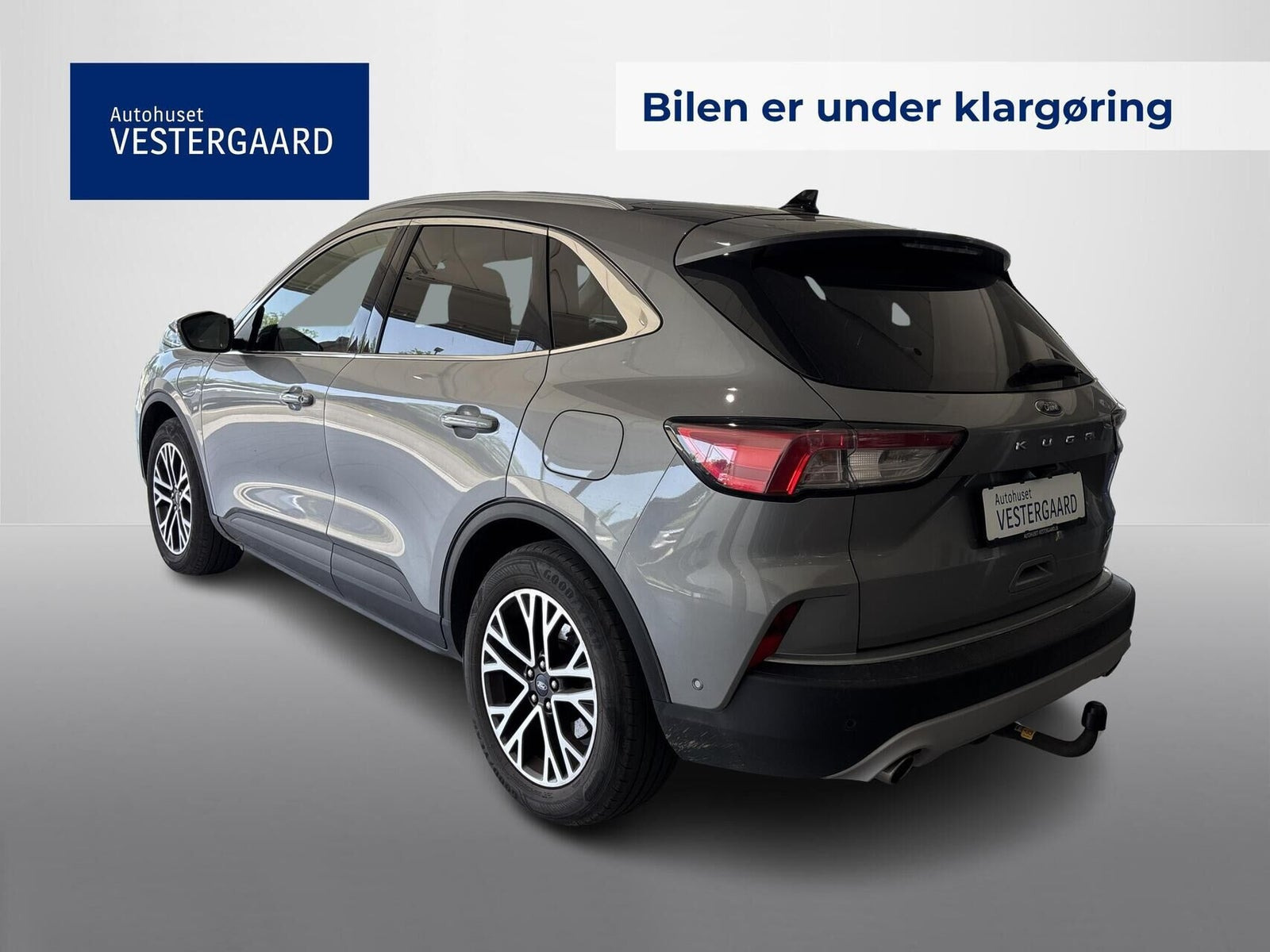 Grå Ford Kuga fra 2020