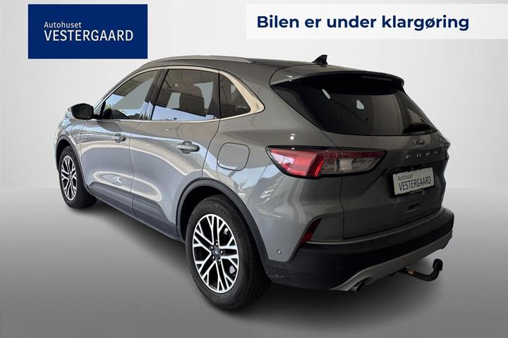 Grå Ford Kuga fra 2020