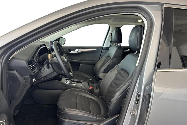 Grå Ford Kuga fra 2020