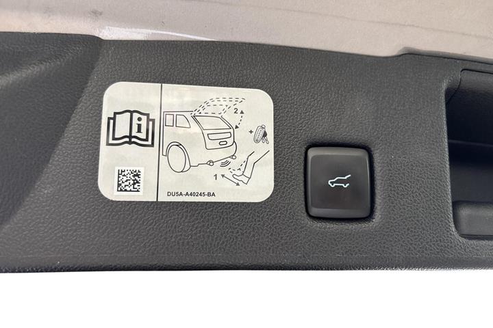 Grå Ford Kuga fra 2020