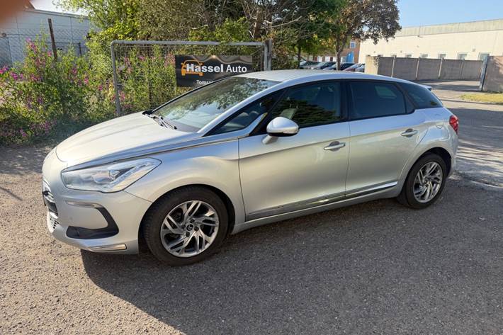 Grøn Citroën DS5 fra 2015
