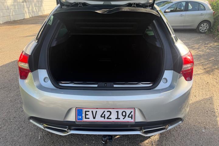Grøn Citroën DS5 fra 2015