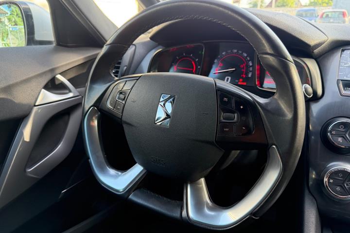 Grøn Citroën DS5 fra 2015