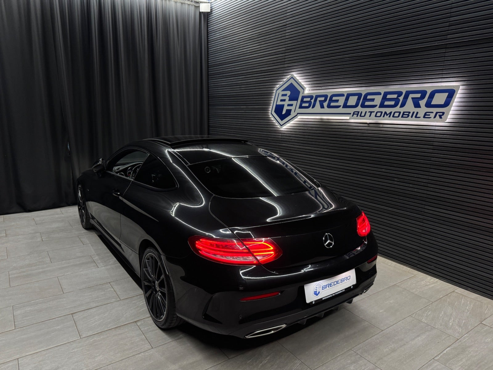 Sort Mercedes C300 fra 2018