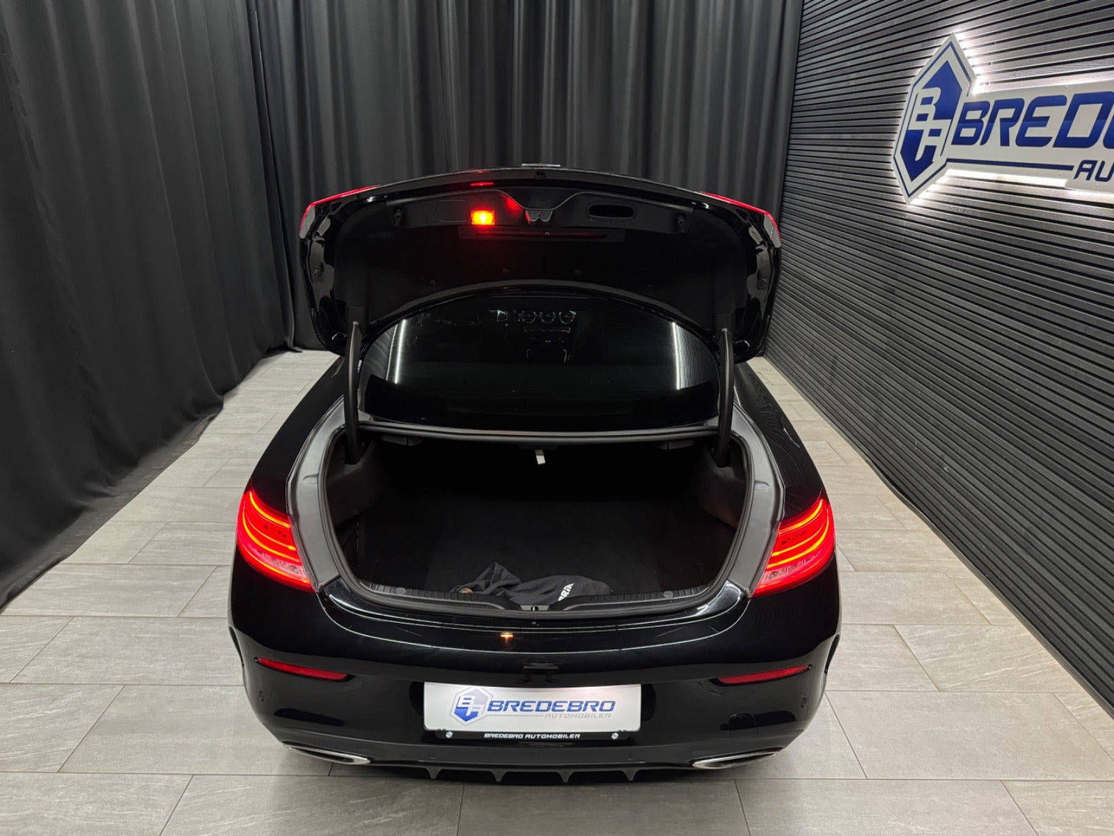 Sort Mercedes C300 fra 2018