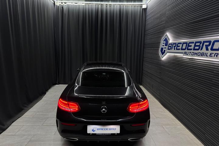 Sort Mercedes C300 fra 2018