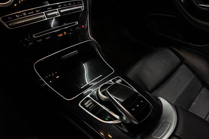 Sort Mercedes C300 fra 2018