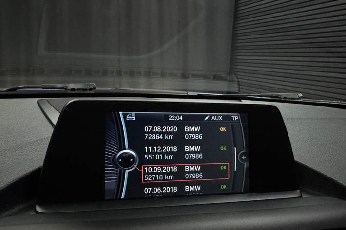 Blå BMW M135i fra 2014