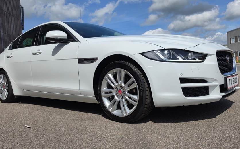 Jaguar XE