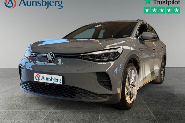 Grå VW ID.4 fra 2023 set udefra