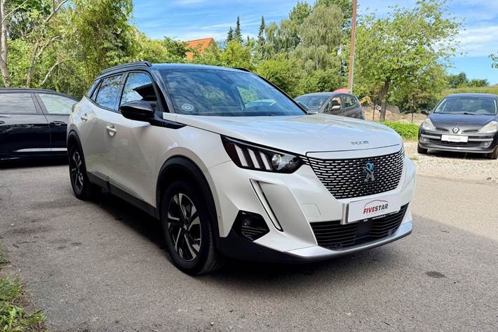 Hvid Peugeot e-2008 fra 2021