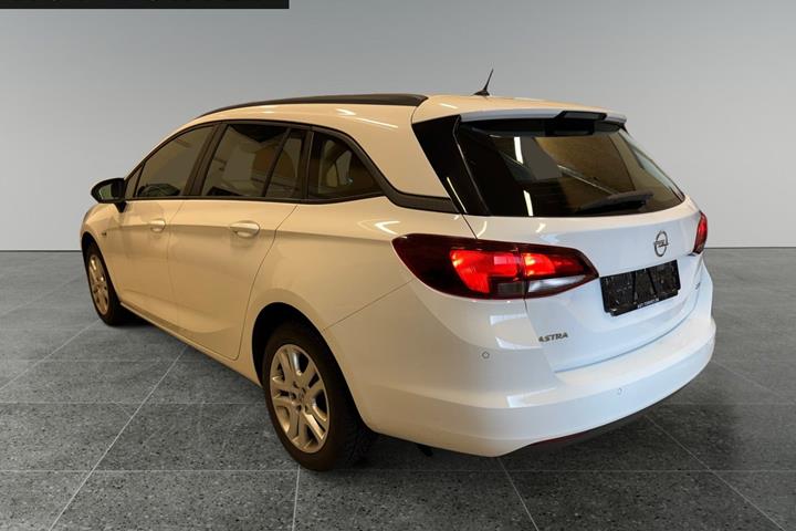Hvid Opel Astra fra 2016