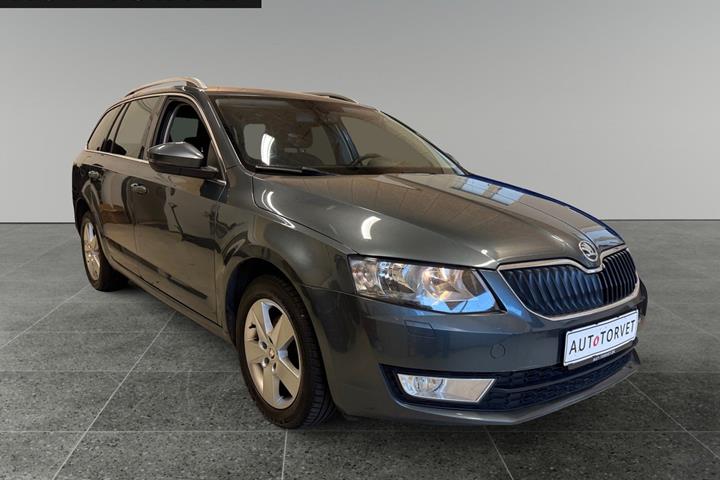 Grå Skoda Octavia fra 2016