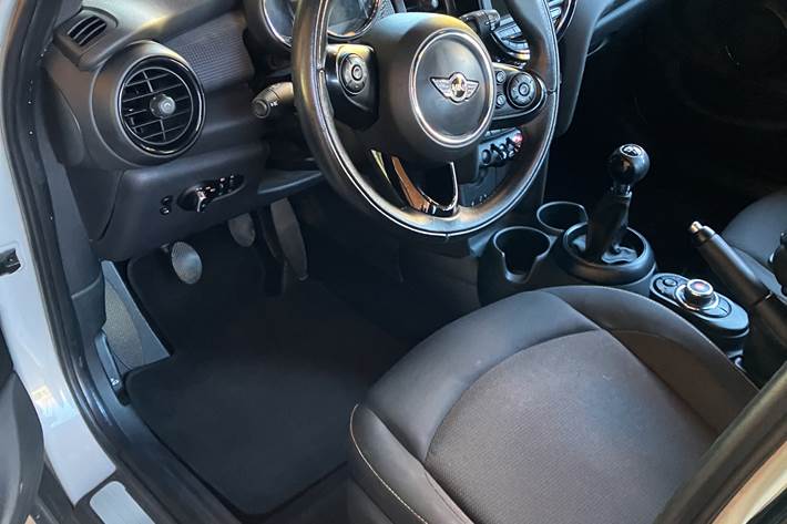Sølv Mini Cooper fra 2016