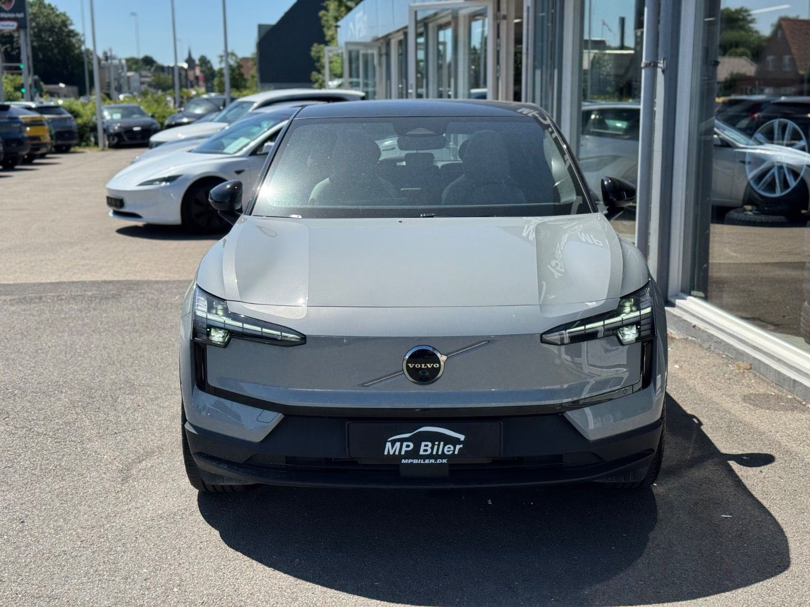 Grå Volvo EX30 fra 2024