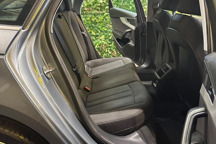 undefined Audi A4 fra 2016
