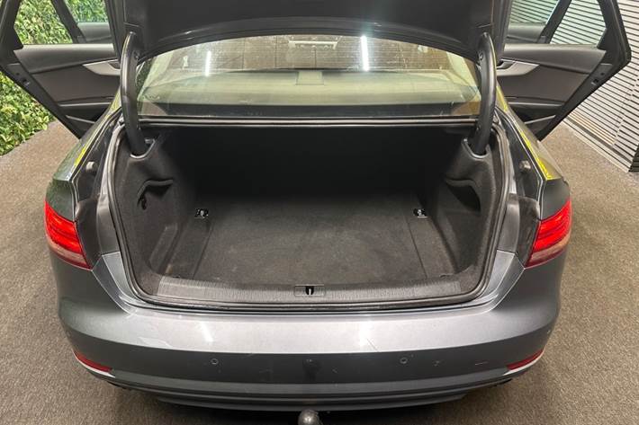 undefined Audi A4 fra 2016
