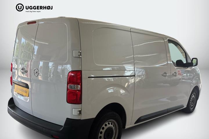 Hvid Opel Vivaro fra 2021