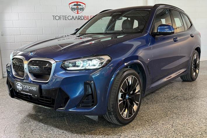 Blå BMW iX3 fra 2023