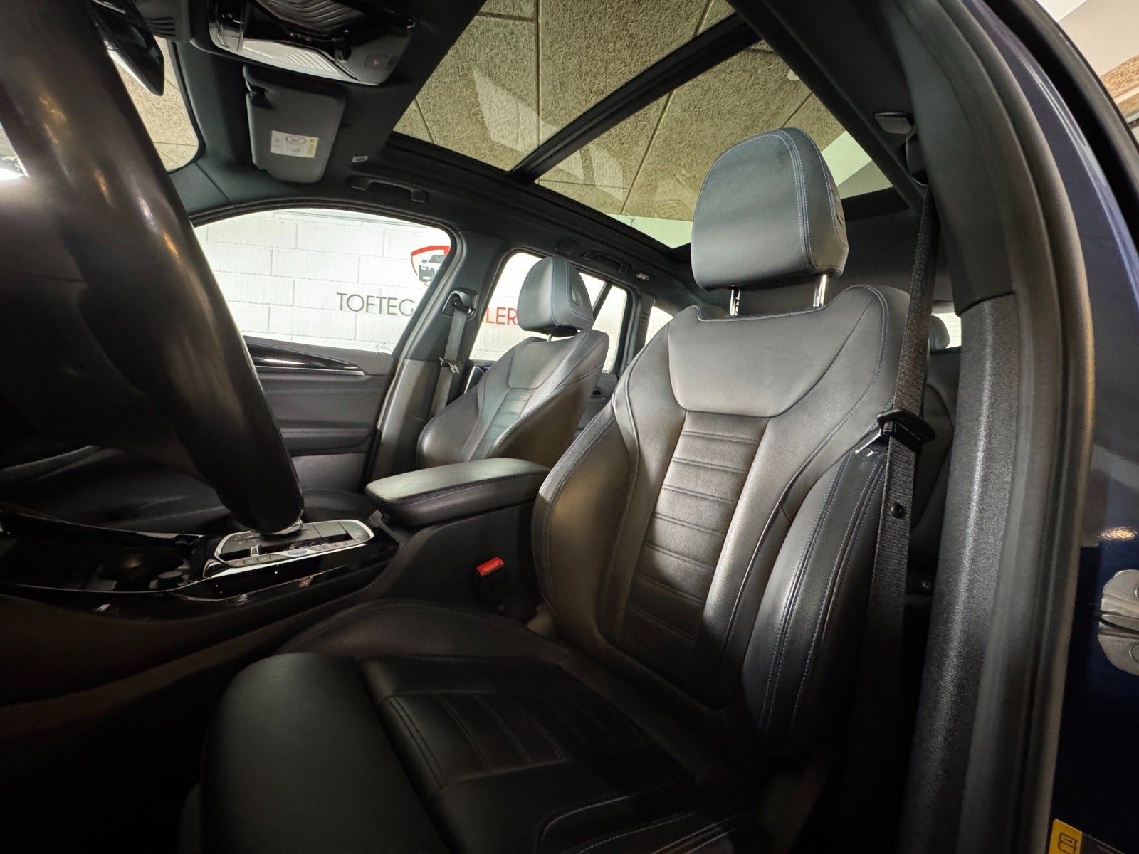 Blå BMW iX3 fra 2023
